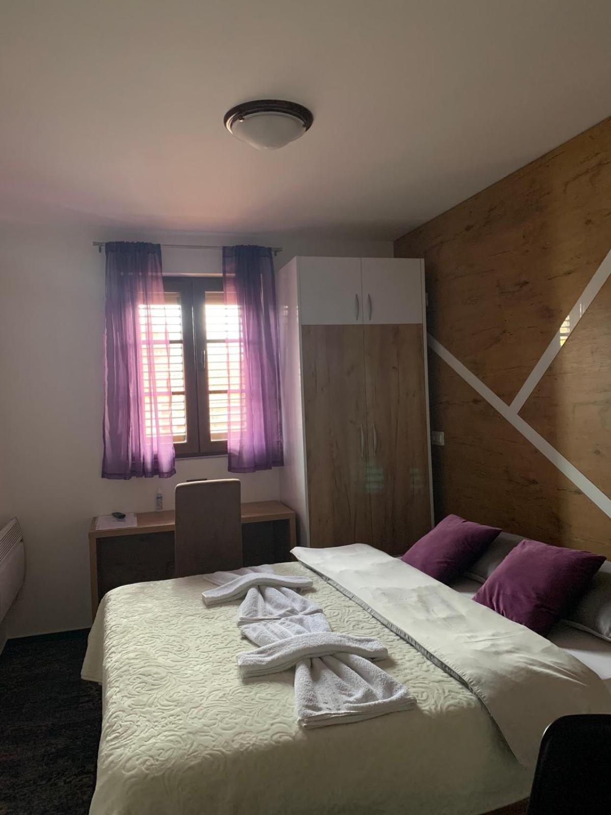 Hotel Tilia Cetinje Pokoj fotografie